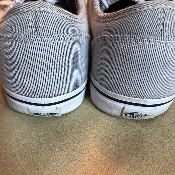 Vans - Picture 3 of 3